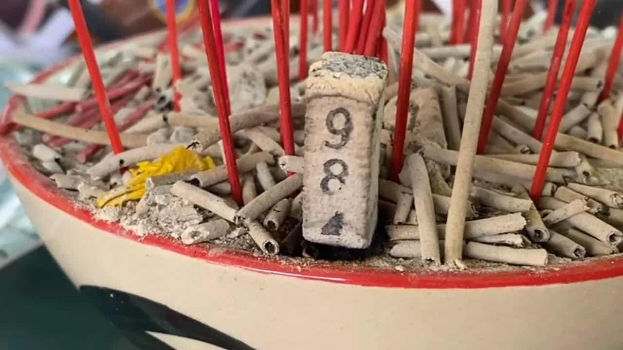 เลขธูปสุดเฮง ศาลยายผัน